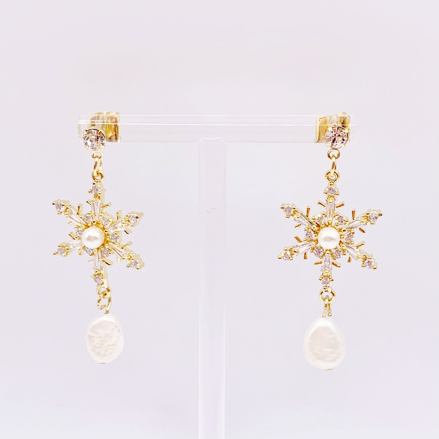 Shiny Star with Pearl Decoration Dangling Earrings