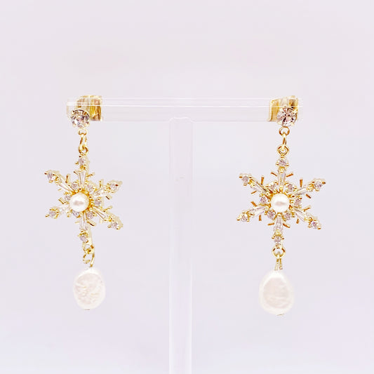 Shiny Star with Pearl Decoration Dangling Earrings